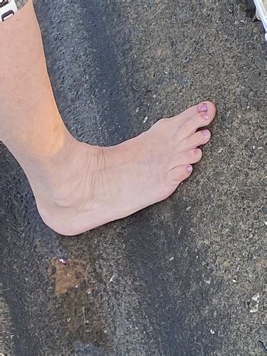 sexy gilf feet|GILF Feet Porn Pics